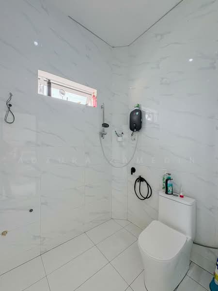 Bungalow for Sale in Sungai Merab (Dengkil) - Adzura Zamedin - Bathroom - PropertyGuru.com.my