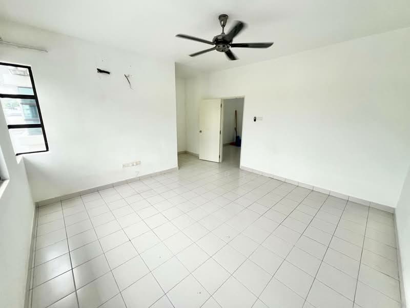 2.5-storey Terraced House for Sale in Puchong (Selangor) - Zul Arif - Living Room - PropertyGuru.com.my