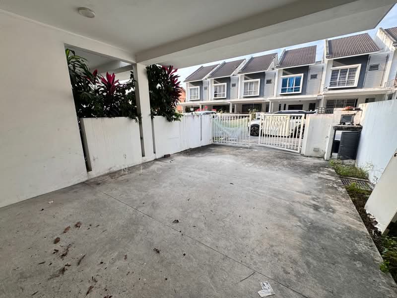 2-storey Terraced House for Sale in Bandar Country Homes (Rawang) - Nicky Lai - Exterior - PropertyGuru.com.my