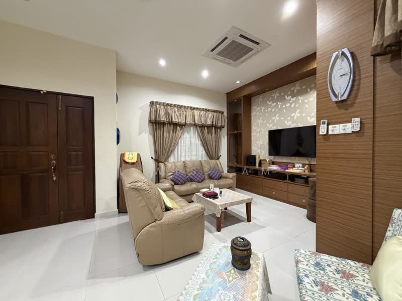 Rumah Berkembar untuk Dijual di Tanjung Tokong (Penang) - Lewis Kam - Living Room - PropertyGuru.com.my