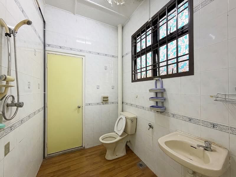 Rumah Teres 2 Tingkat untuk Dijual di Taman Desa Cemerlang (Ulu Tiram) - Jim Chee - Bathroom - PropertyGuru.com.my