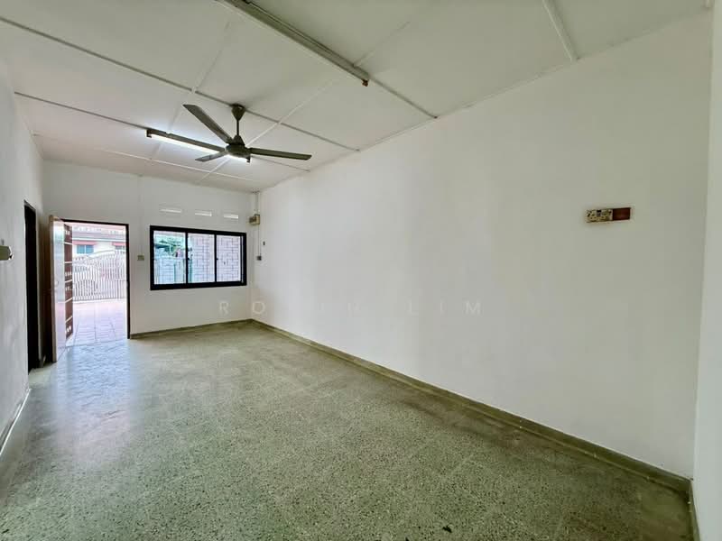 Commercial Semi-D for Rent in Taman Abad (Johor Bahru) - Robin Lim - Living Room - PropertyGuru.com.my