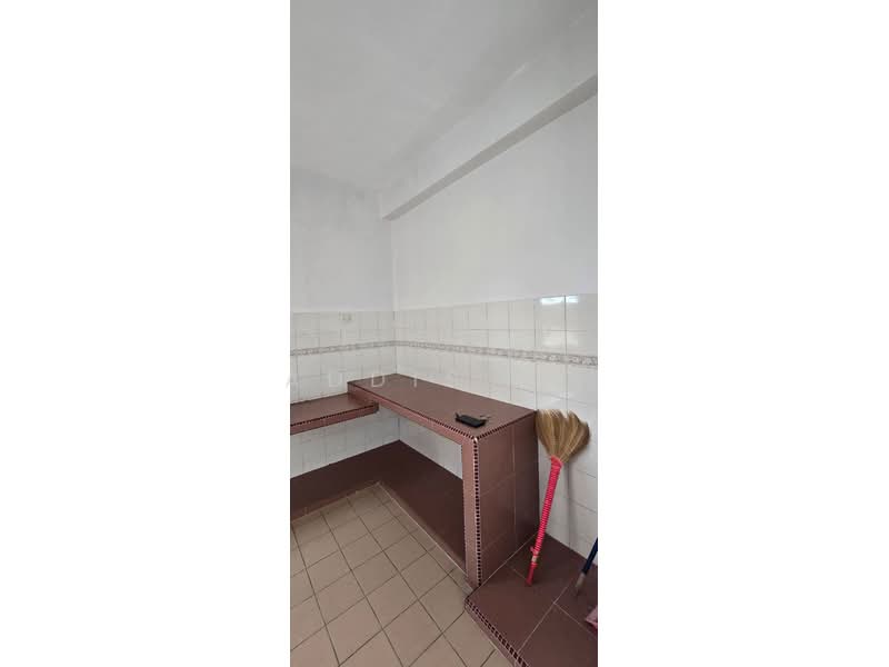 Kondominium untuk Dijual di Midah Ria Condominium - Addis Bo - Kitchen - PropertyGuru.com.my