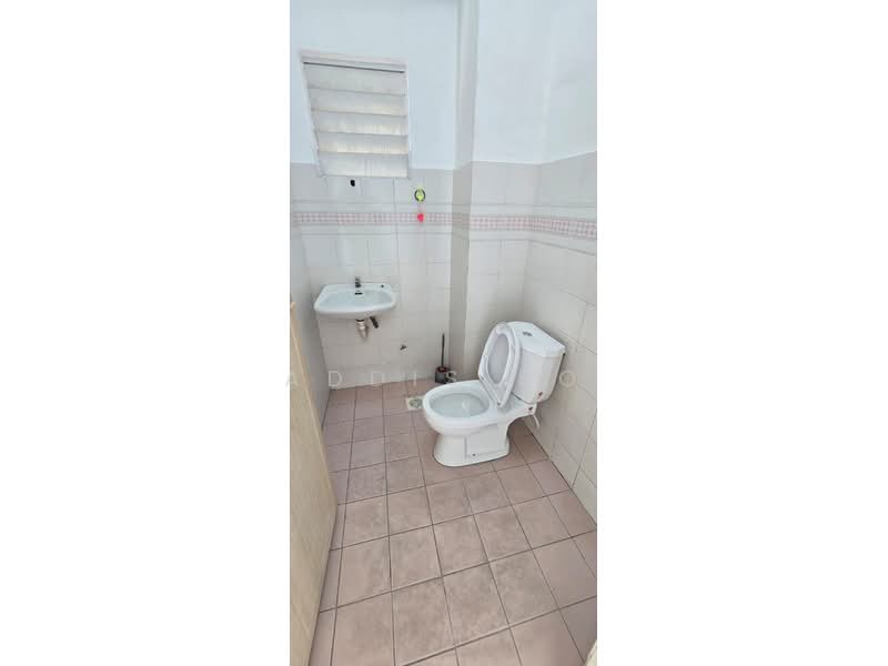 Kondominium untuk Dijual di Midah Ria Condominium - Addis Bo - Bathroom - PropertyGuru.com.my