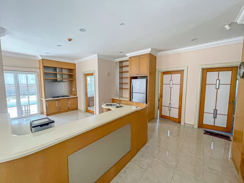 Bungalow for Sale in Perdana Lakeview East (Cyberjaya) - Adzura Zamedin - Kitchen - PropertyGuru.com.my