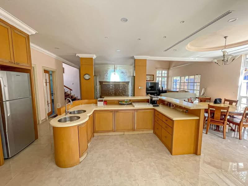 Bungalow for Sale in Perdana Lakeview East (Cyberjaya) - Adzura Zamedin - Kitchen - PropertyGuru.com.my