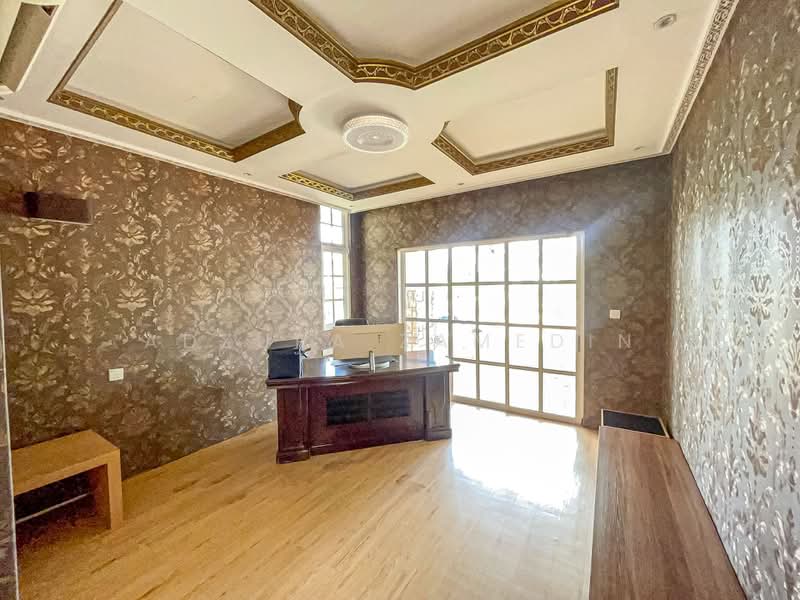 Bungalow for Sale in Perdana Lakeview East (Cyberjaya) - Adzura Zamedin - Study - PropertyGuru.com.my