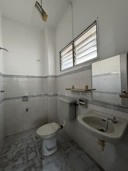 Rumah Teres 2-Tingkat untuk Dijual di Usj 11 (Subang Jaya) - Rachel Too - Bathroom - PropertyGuru.com.my