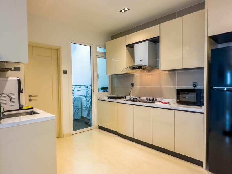 Service Residence for Sale at TriTower Residence @ Johor Bahru Sentral - Simon Wang - Kitchen - PropertyGuru.com.my
