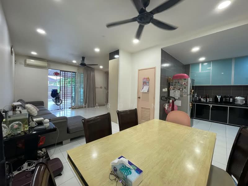 Rumah Teres 2 Tingkat untuk Dijual di Taman Setia Indah (Tebrau) - Sharon Ng - Living Room - PropertyGuru.com.my
