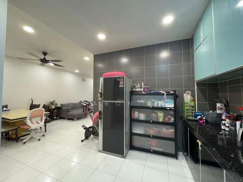 Rumah Teres 2 Tingkat untuk Dijual di Taman Setia Indah (Tebrau) - Sharon Ng - Living Room - PropertyGuru.com.my