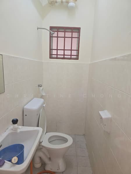 Pangsapuri untuk Disewa di Pandan Court - Christine Chong - Bathroom - PropertyGuru.com.my