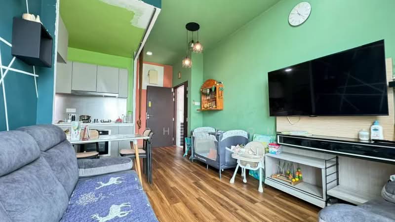 Servis Apartment untuk Dijual di Crescent Bay Suites (Teluk Bayu) - Dolphine Ong - Living Room - PropertyGuru.com.my
