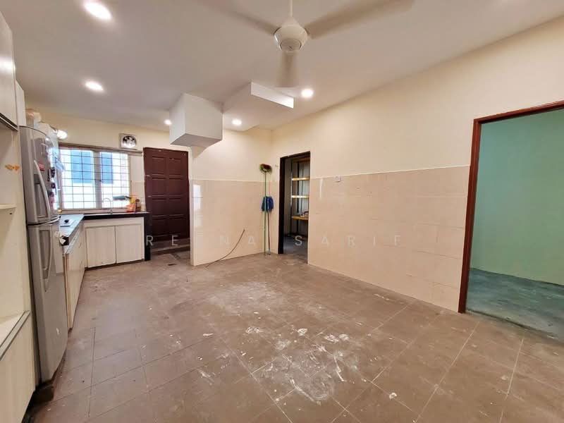 Rumah Teres 2 Tingkat untuk Dijual di Saujana Damansara (Damansara Damai) - Reena Sarif - Kitchen - PropertyGuru.com.my