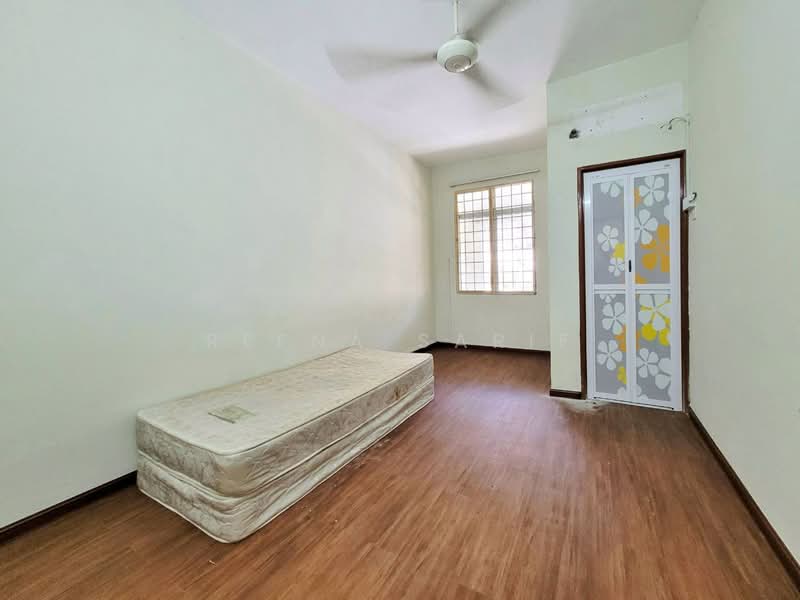 Rumah Teres 2 Tingkat untuk Dijual di Saujana Damansara (Damansara Damai) - Reena Sarif - Bedroom - PropertyGuru.com.my
