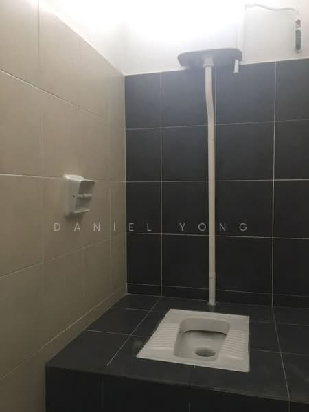 Kedai untuk Dijual di Bandar Dato Onn (Tebrau) - Daniel Yong - Bathroom - PropertyGuru.com.my