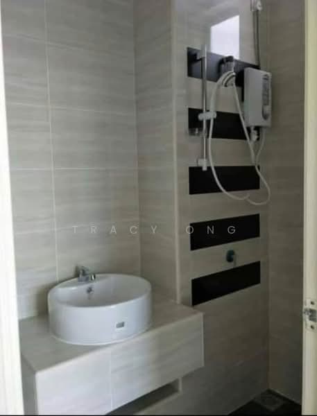 Service Residence for Sale at D'Summit Residences - Tracy Ong - Bathroom - PropertyGuru.com.my