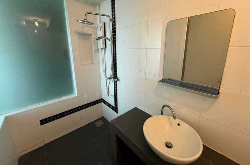 Servis Apartment untuk Disewa di Ritze Perdana 2 - Jason Low - Bathroom - PropertyGuru.com.my