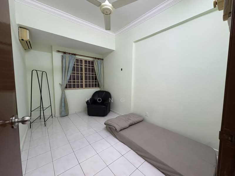 Pangsapuri untuk Disewa di Gambier Heights - Hong . - Bedroom - PropertyGuru.com.my