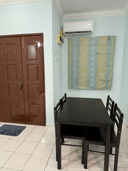Pangsapuri untuk Disewa di Gambier Heights - Hong . - Dining Room - PropertyGuru.com.my