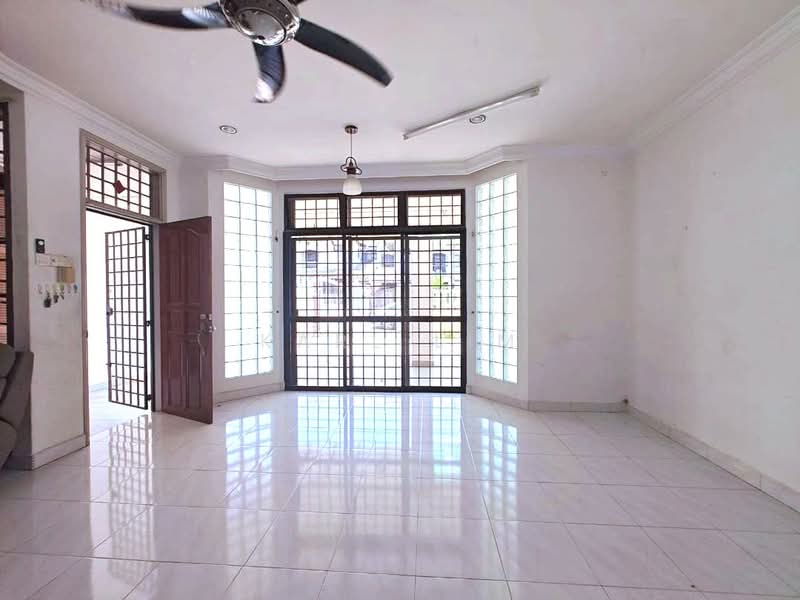 2-storey Terraced House for Sale in Taman Molek (Johor Bahru) - Karl Lim - Living Room - PropertyGuru.com.my
