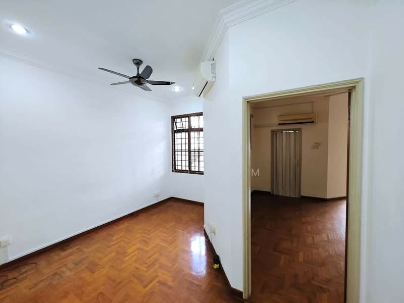 2-storey Terraced House for Sale in Taman Molek (Johor Bahru) - Karl Lim - Interior - PropertyGuru.com.my