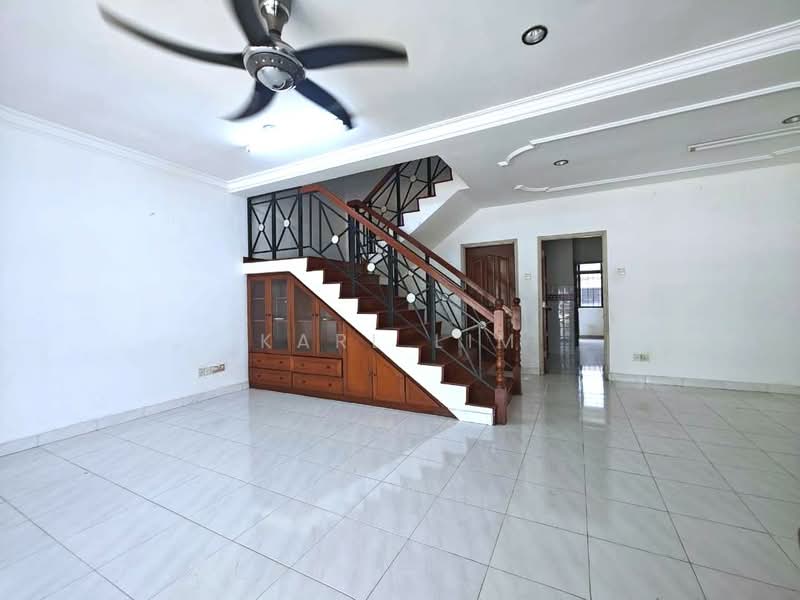 2-storey Terraced House for Sale in Taman Molek (Johor Bahru) - Karl Lim - Living Room - PropertyGuru.com.my