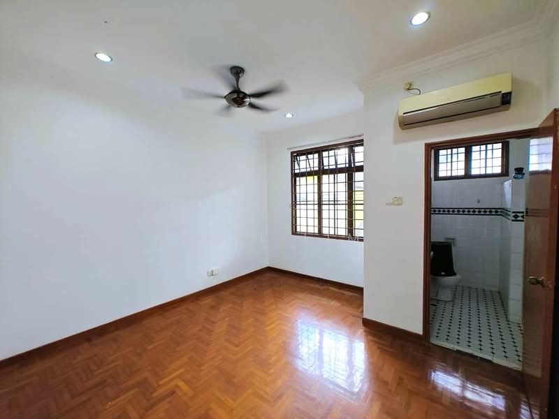 2-storey Terraced House for Sale in Taman Molek (Johor Bahru) - Karl Lim - Interior - PropertyGuru.com.my