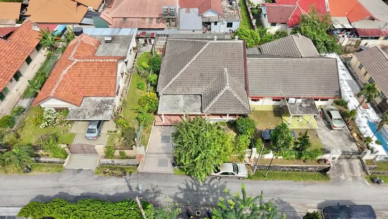 Rumah Berkembar untuk Dijual di Seksyen 4 (Petaling Jaya) - Reena Sarif - Exterior - PropertyGuru.com.my