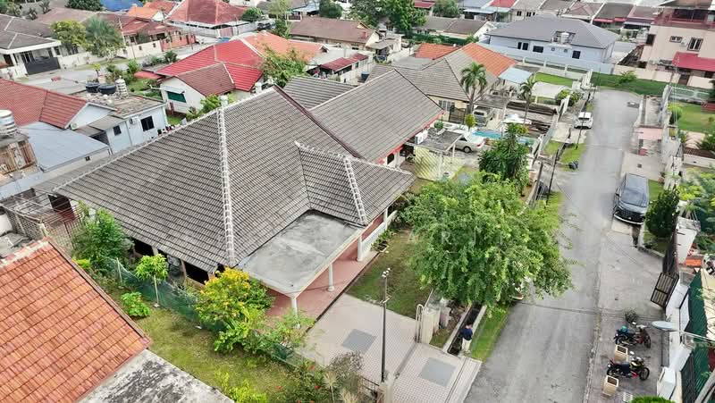 Rumah Berkembar untuk Dijual di Seksyen 4 (Petaling Jaya) - Reena Sarif - Exterior - PropertyGuru.com.my