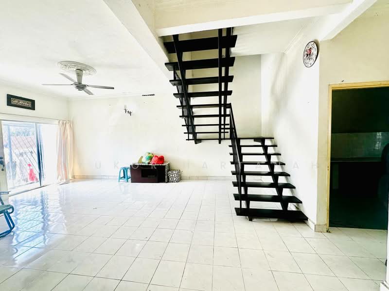Rumah Teres 2 Tingkat untuk Dijual di Ampang (Selangor) - Syukor Hartanah - Living Room - PropertyGuru.com.my
