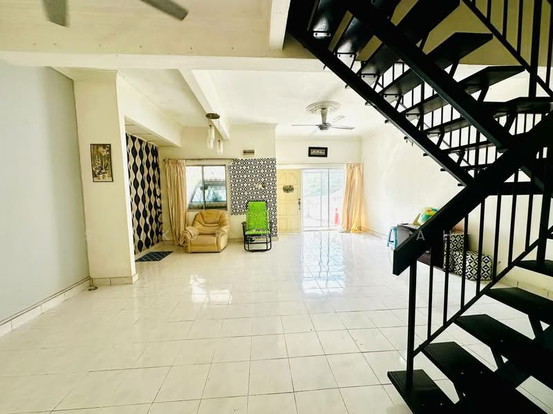 Rumah Teres 2 Tingkat untuk Dijual di Ampang (Selangor) - Syukor Hartanah - Living Room - PropertyGuru.com.my