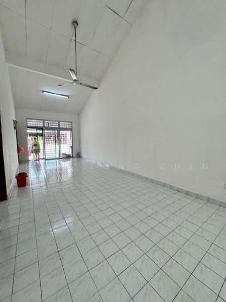 Rumah Teres 1 Tingkat untuk Dijual di Taman Puteri Wangsa (Ulu Tiram) - Shieh Long Chen - Living Room - PropertyGuru.com.my