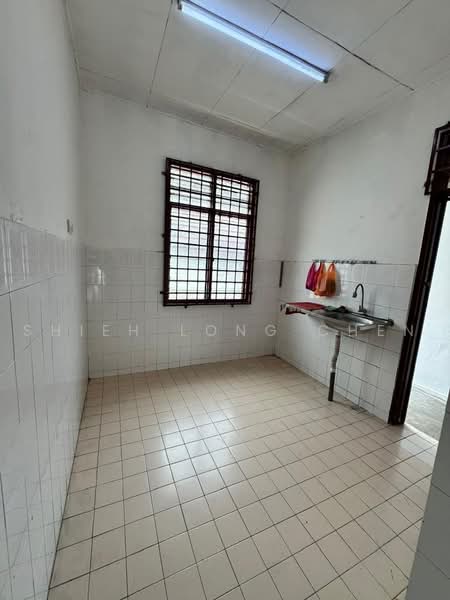 Rumah Teres 1 Tingkat untuk Dijual di Taman Puteri Wangsa (Ulu Tiram) - Shieh Long Chen - Kitchen - PropertyGuru.com.my