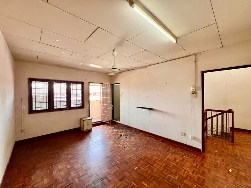 Rumah Teres 2 Tingkat untuk Dijual di Bangi (Selangor) - Zairul Asrah Zulkefli - Living Room - PropertyGuru.com.my