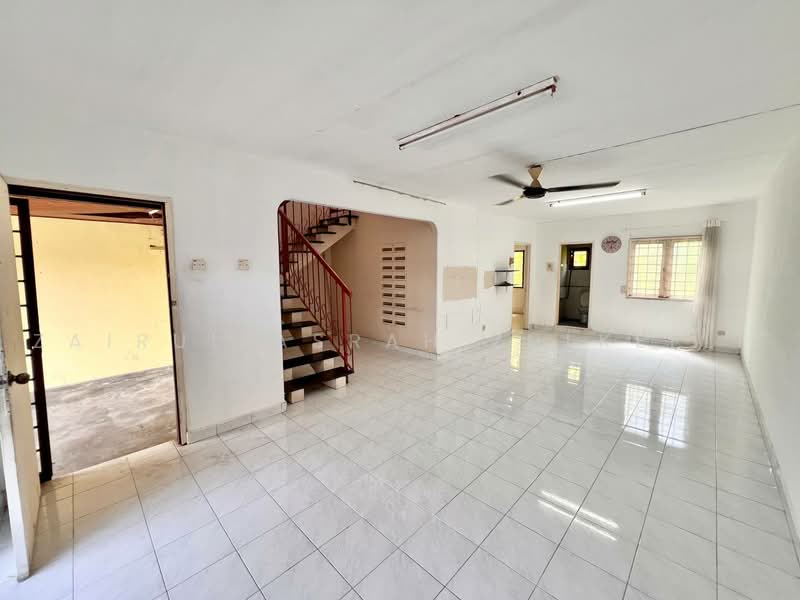 Rumah Teres 2 Tingkat untuk Dijual di Bangi (Selangor) - Zairul Asrah Zulkefli - Living Room - PropertyGuru.com.my