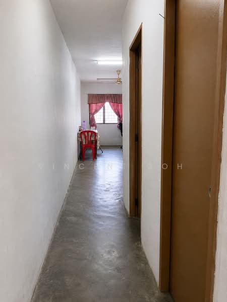 Rumah Flat untuk Dijual di Lestari Apartment - Vincent Goh - Corridor - PropertyGuru.com.my