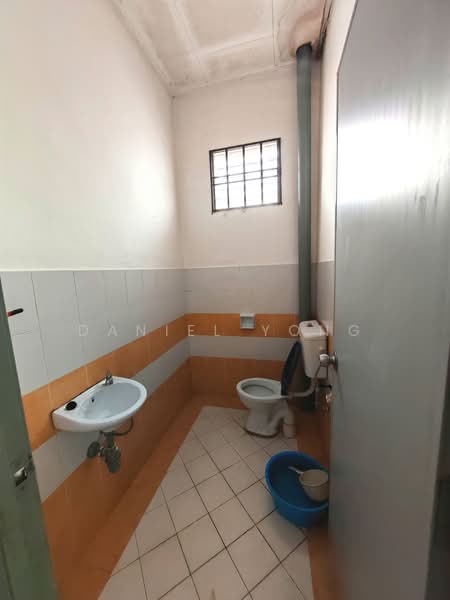 1-storey Terraced House for Sale in Kangkar Pulai (Skudai) - Daniel Yong - Bathroom - PropertyGuru.com.my