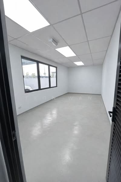Gudang untuk Disewa di Eco Business Park V (Puncak Alam) - Tron Wan - Interior - PropertyGuru.com.my