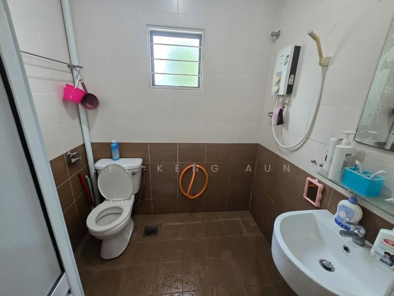 2-storey Terraced House for Sale in Taman Bayu Perdana (Klang) - Lee Keng Aun - Bathroom - PropertyGuru.com.my