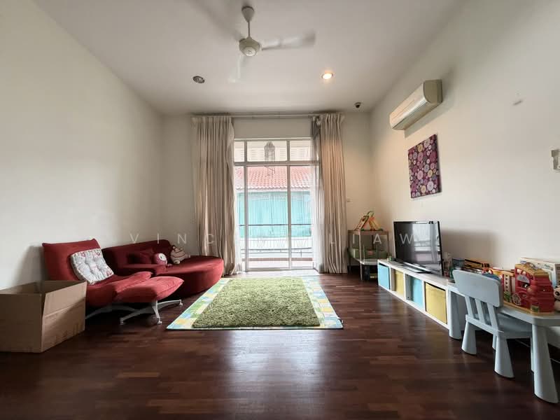 Rumah Berkembar untuk Dijual di Saujana (Selangor) - Vincent Liaw - Living Room - PropertyGuru.com.my