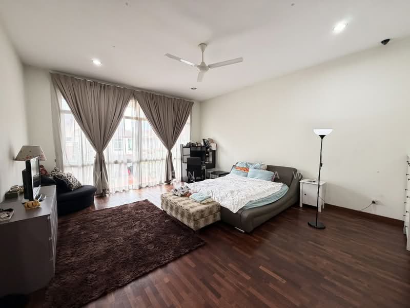Rumah Berkembar untuk Dijual di Saujana (Selangor) - Vincent Liaw - Bedroom - PropertyGuru.com.my