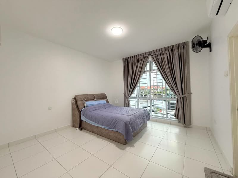 Rumah Teres 2 Tingkat untuk Dijual di Taman Mutiara Rini (Skudai) - Crystal Tan - Bedroom - PropertyGuru.com.my