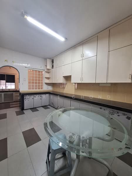 Rumah Teres 2 Tingkat untuk Dijual di Taman Overseas Union (Taman Oug) (Jalan Klang Lama (Old Klang Road)) - Jackie Chong - Kitchen - PropertyGuru.com.my