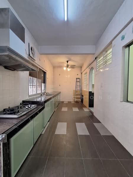 Rumah Teres 2 Tingkat untuk Dijual di Taman Overseas Union (Taman Oug) (Jalan Klang Lama (Old Klang Road)) - Jackie Chong - Kitchen - PropertyGuru.com.my