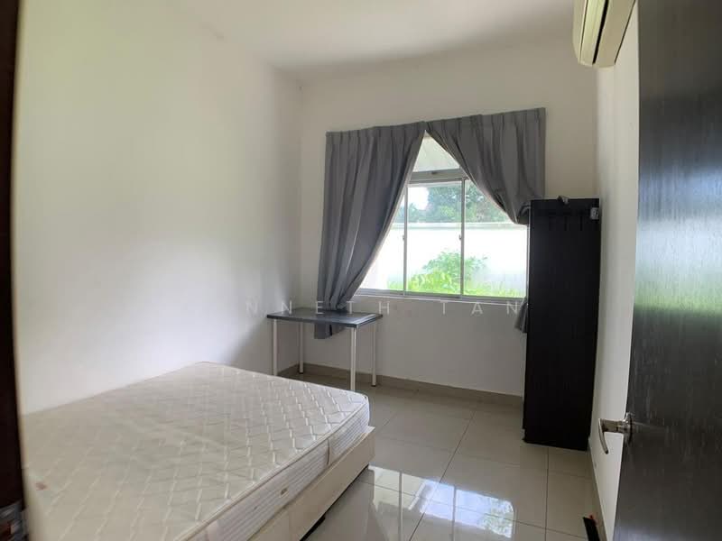 2-storey Terraced House for Sale in Taman Molek (Johor Bahru) - Kenneth Tan - Bedroom - PropertyGuru.com.my