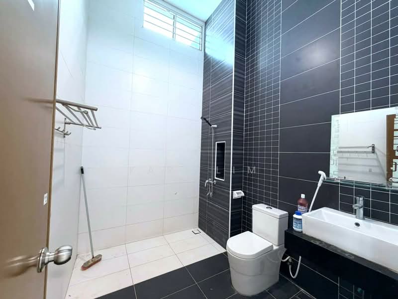 Cluster House for Sale in Taman Nusa Bestari (Iskandar Puteri (Nusajaya)) - Karl Lim - Bathroom - PropertyGuru.com.my
