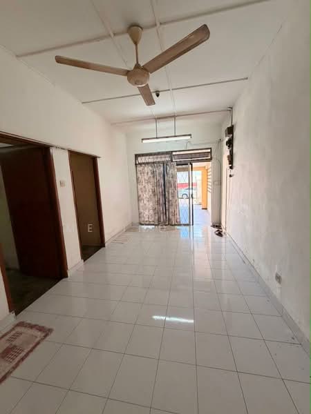 Rumah Teres 1 Tingkat untuk Dijual di Taman Abad (Johor Bahru) - Melinda Ee - Living Room - PropertyGuru.com.my