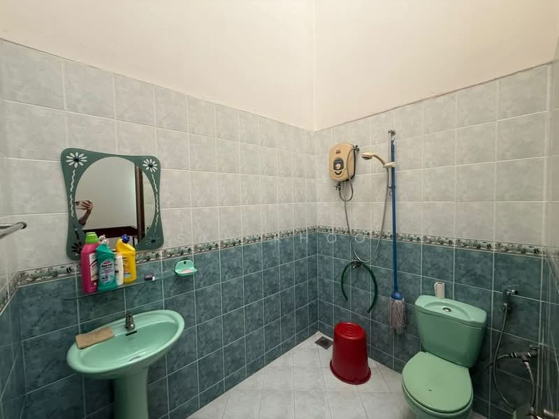 2-storey Terraced House for Sale in Taman Ungku Tun Aminah (Skudai) - Sky Khoo - Bathroom - PropertyGuru.com.my