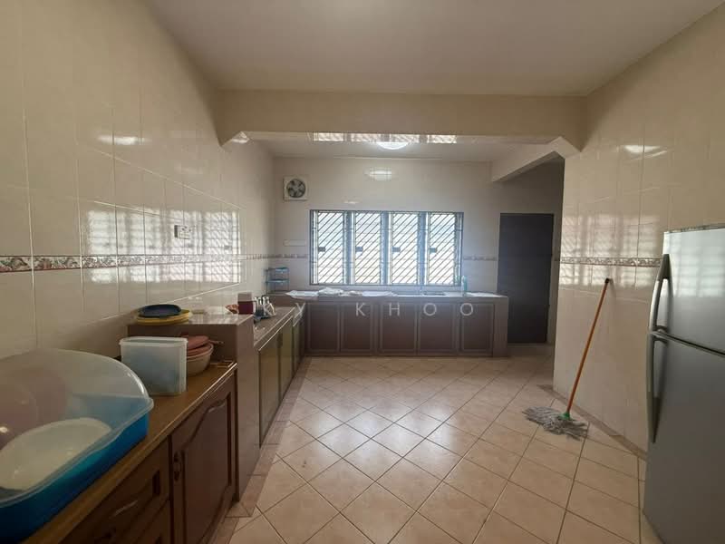 2-storey Terraced House for Sale in Taman Ungku Tun Aminah (Skudai) - Sky Khoo - Kitchen - PropertyGuru.com.my